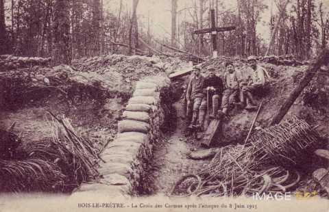 Soldats dans une tranchée  (Montauville)